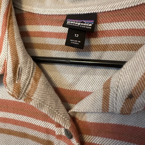 Patagonia Womens Striped Collared Shirt in a size 12 - Picture 2 of 6